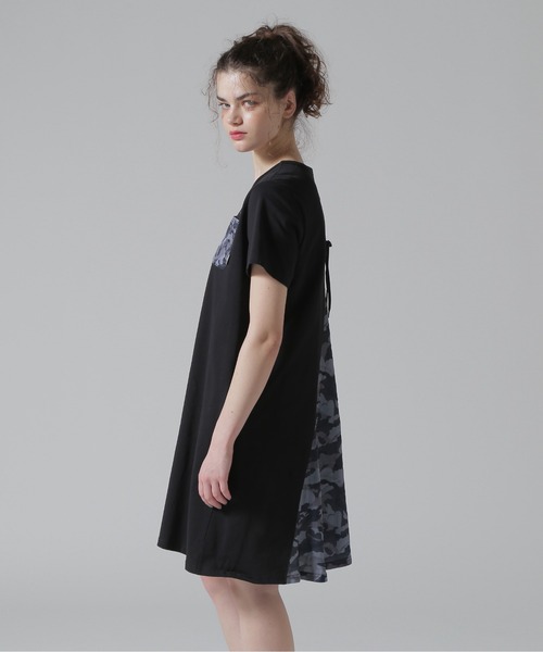 AVIREX(アヴィレックス)の「BACK FLARE SATIN CAMO COMBI ONE PIECE/バックフレアーサテンカモコンビワンピース(ワンピース・レディース・ベージュ/ブラック/オリーブ・S/M/L)」の7枚目の写真
