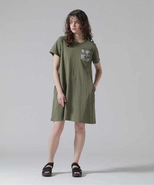 AVIREX(アヴィレックス)の「BACK FLARE SATIN CAMO COMBI ONE PIECE/バックフレアーサテンカモコンビワンピース(ワンピース・レディース・ベージュ/ブラック/オリーブ・S/M/L)」の13枚目の写真