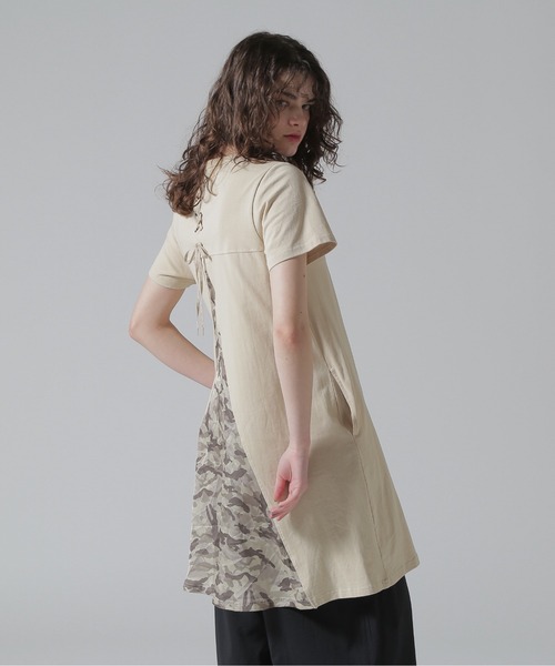 AVIREX(アヴィレックス)の「BACK FLARE SATIN CAMO COMBI ONE PIECE/バックフレアーサテンカモコンビワンピース(ワンピース・レディース・ベージュ/ブラック/オリーブ・S/M/L)」の15枚目の写真