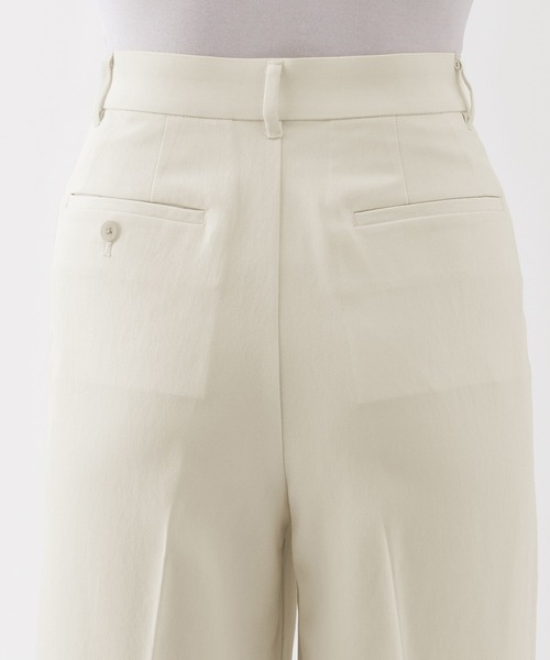 無印良品（ムジルシリョウヒン）の「婦人　撥水　タックストレートパンツ（その他パンツ・レディース・ダークネイビー/ブラック/チャコールグレー/オフホワイト・S/XL/L/M）」の9枚目の写真