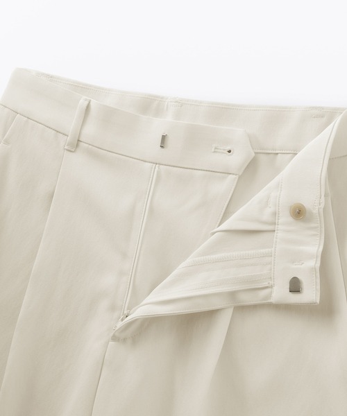 無印良品（ムジルシリョウヒン）の「婦人　撥水　タックストレートパンツ（その他パンツ・レディース・ダークネイビー/ブラック/チャコールグレー/オフホワイト・S/XL/L/M）」の10枚目の写真