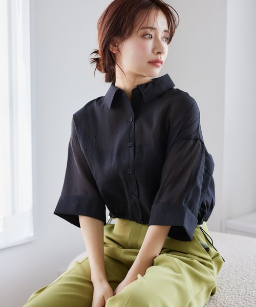 mysty woman（ミスティウーマン）の「ワイドスリーブ裾ドロストシャツ  315434（シャツ/ブラウス・レディース・ライトベージュ/ライトブルー/ブラック・FREE）」の2枚目の写真