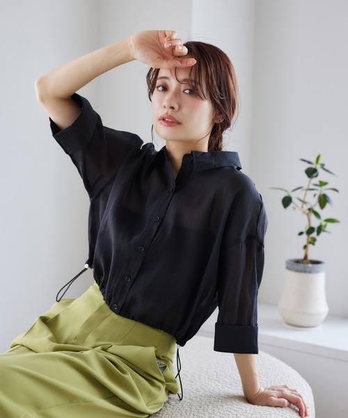 mysty woman（ミスティウーマン）の「ワイドスリーブ裾ドロストシャツ  315434（シャツ/ブラウス・レディース・ライトベージュ/ライトブルー/ブラック・FREE）」の5枚目の写真