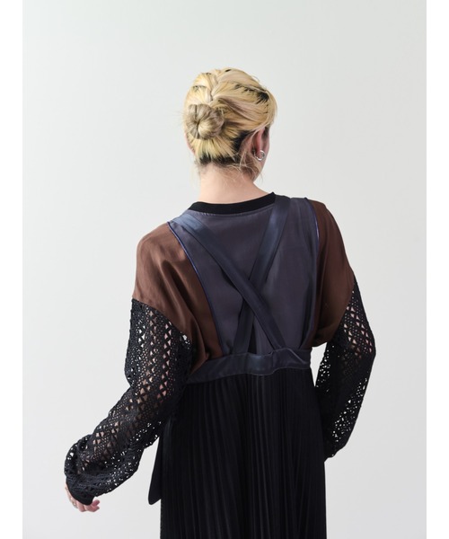 DOLLUPOOPS（ドールアップウップス）の「メッシュプリーツサロペットワンピース（ワンピース・レディース・ブラック/カーキ・38）」の12枚目の写真