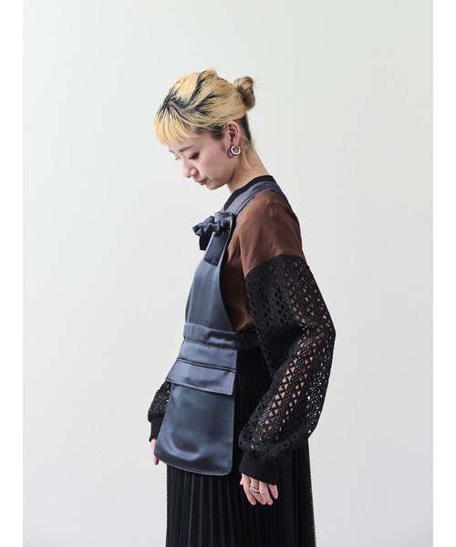 DOLLUPOOPS（ドールアップウップス）の「メッシュプリーツサロペットワンピース（ワンピース・レディース・ブラック/カーキ・38）」の11枚目の写真