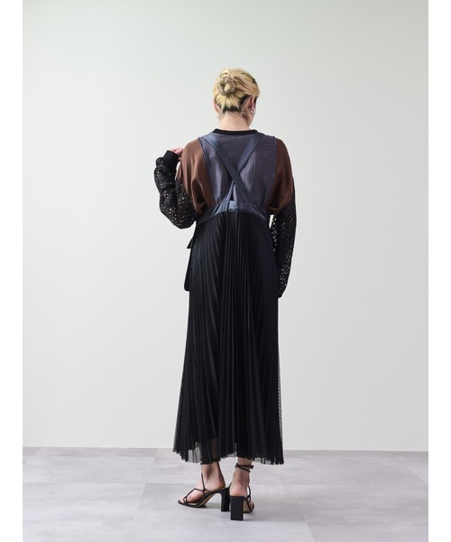 DOLLUPOOPS（ドールアップウップス）の「メッシュプリーツサロペットワンピース（ワンピース・レディース・ブラック/カーキ・38）」の5枚目の写真