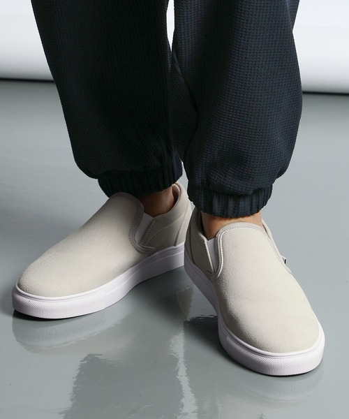 The DUFFER of ST.GEORGE(ザダファーオブセントジョージ)の「DUFFER ORIGINAL SLIP-ON SNEAKERS:DUFFERオリジナル スリッポン スニーカー(スニーカー・メンズ・ネイビー/ライトブルー/アイボリー・SMALL/MEDIUM/LARGE/X-LARGE)」の2枚目の写真