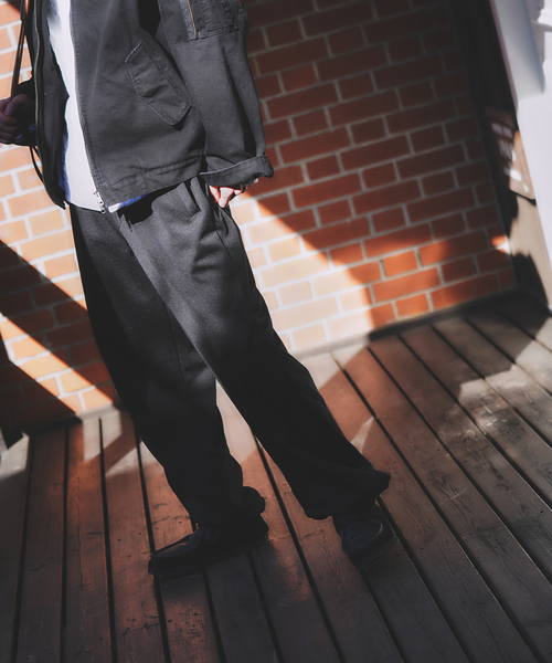 JOINT WORKS(ジョイントワークス)の「MYS MYS/ミースミース STREAMLINE TRACK PANTS(スラックス・メンズ・タン/ブラック・MEDIUM/LARGE)」の3枚目の写真