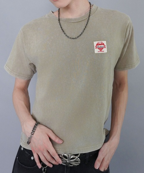 SPINNS（スピンズ）の「短丈サイズが新登場◎ピグメントワンポイントTシャツ/ハートロゴ（Tシャツ/カットソー・メンズ・カーキ系/アイボリー/ブラウン系その他/杢グレー/ブラック系その他/ブラウン系その他2/ブラック系その他2/カーキ系1・ONESIZE/M）」の8枚目の写真