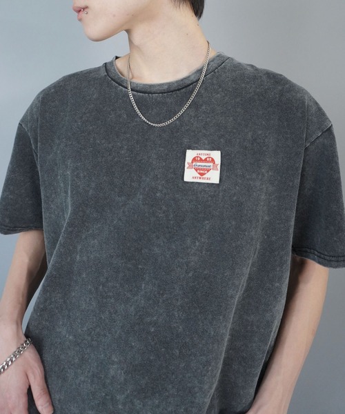 SPINNS（スピンズ）の「短丈サイズが新登場◎ピグメントワンポイントTシャツ/ハートロゴ（Tシャツ/カットソー・メンズ・カーキ系/アイボリー/ブラウン系その他/杢グレー/ブラック系その他/ブラウン系その他2/ブラック系その他2/カーキ系1・ONESIZE/M）」の3枚目の写真