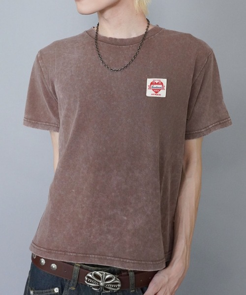 SPINNS（スピンズ）の「短丈サイズが新登場◎ピグメントワンポイントTシャツ/ハートロゴ（Tシャツ/カットソー・メンズ・カーキ系/アイボリー/ブラウン系その他/杢グレー/ブラック系その他/ブラウン系その他2/ブラック系その他2/カーキ系1・ONESIZE/M）」の6枚目の写真