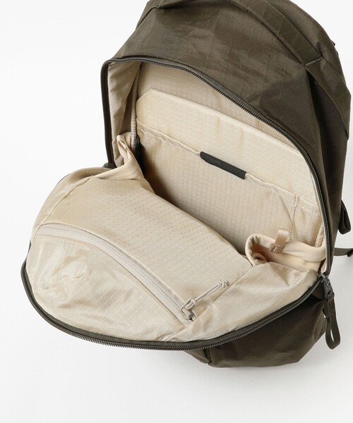 BEAMS(ビームス)の「【MORE VARIATION 開催中】ABLE CARRY / Thirteen Day Bag X-Pac(バックパック/リュック・メンズ・グリーン系その他5/ブラック・ONE SIZE)」の11枚目の写真