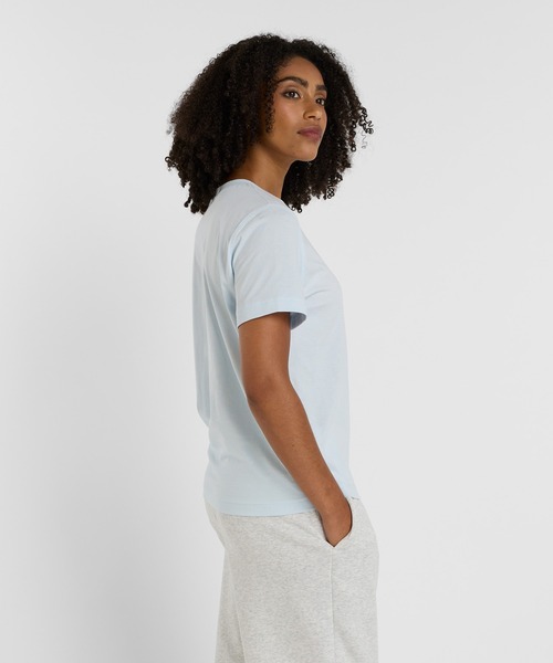 NEW BALANCE（ニューバランス）の「Sport Essentials Small Logo ショートスリーブTシャツ（Tシャツ/カットソー・レディース・スモークピンク/ライトブルー・LARGE/MEDIUM/SMALL）」の3枚目の写真