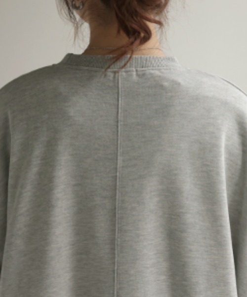 HUG.U(ハグユー)の「着丈が選べる スウェットTシャツ(Tシャツ/カットソー・レディース・ブラック/アイボリー/ダークグレー/モスグリーン/ライトグレー・ミディアム丈/ロング丈)」の20枚目の写真