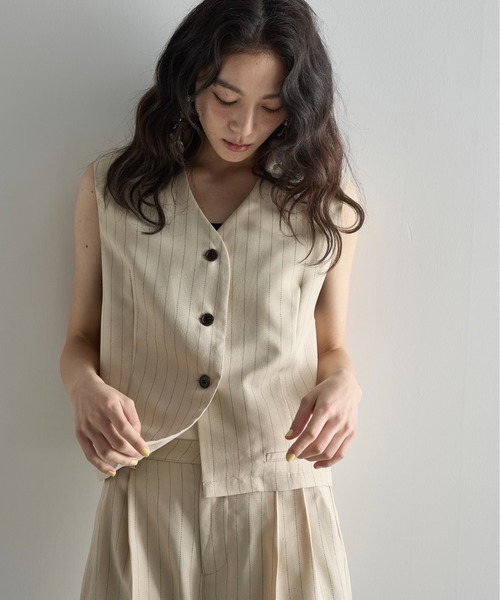 THE YOn(ザヨン)の「ストライプノースリショートジャケット(ノーカラージャケット・レディース・レディッシュグレー/ナチュラル・FREE)」の15枚目の写真