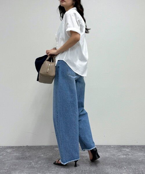 fredy emue(フレディエミュ)の「カーブデニムパンツ(デニムパンツ・レディース・サックスブルー/ライトグレー・36/38)」の20枚目の写真