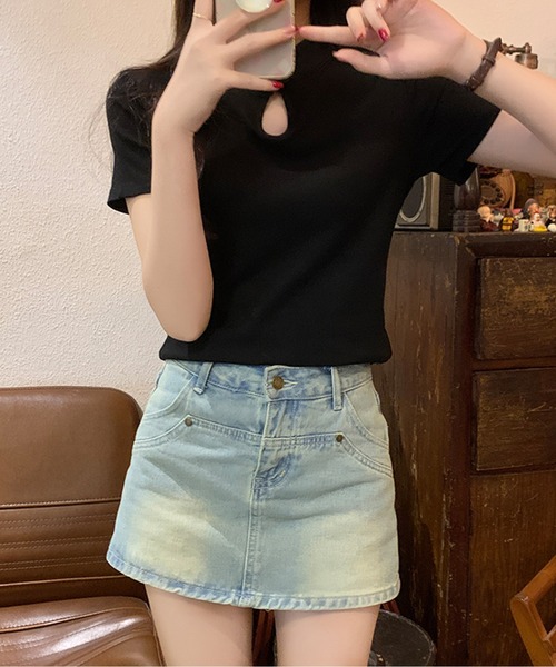 AMAJI(アマジ)の「チャイナボタンTシャツ(Tシャツ/カットソー・レディース・ホワイト/ブラック/ベージュ・SMALL/MEDIUM/LARGE)」の9枚目の写真