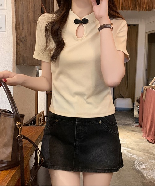 AMAJI(アマジ)の「チャイナボタンTシャツ(Tシャツ/カットソー・レディース・ホワイト/ブラック/ベージュ・SMALL/MEDIUM/LARGE)」の11枚目の写真