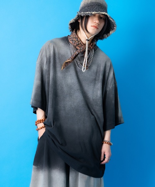 a.p.o.v.(エーピーオービー)の「a.p.o.v. グラデーションケミカルピグメントスーパーオーバーサイズTシャツ(Tシャツ/カットソー・メンズ・ブラック・ONESIZE)」の1枚目の写真