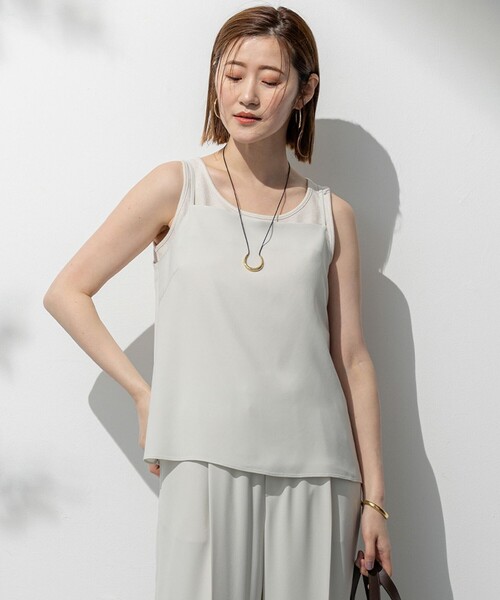 23区(ニジュウサンク)の「【吸水速乾/UVカット/接触冷感】ストレッチジョーゼット キャミソール(キャミソール・レディース・ネイビー系/ブラック系/ベージュ系・38/40)」の1枚目の写真