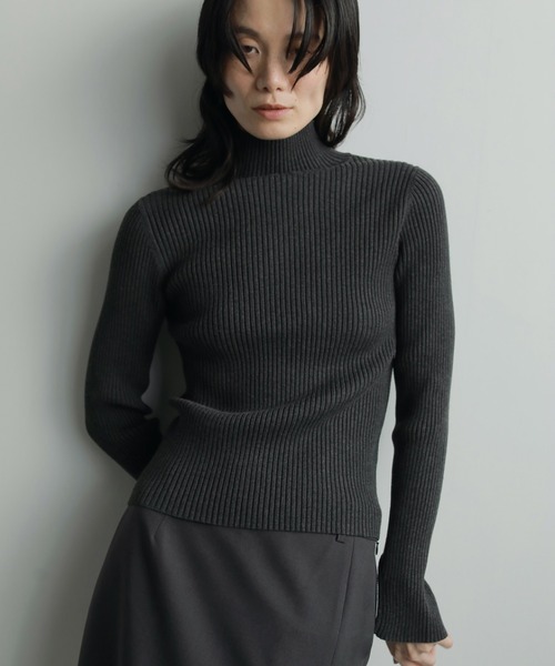 超美品 Slit Turtle Knit（ニット/セーター）｜anuke（アンヌーク）の トップス