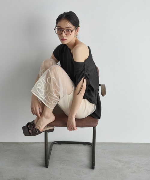 THE YOn(ザヨン)の「コード刺繍ヘムチュールイージーパンツ(その他パンツ・レディース・アイボリー/ブラック・FREE)」の14枚目の写真