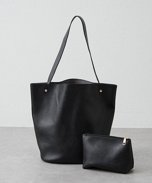 Remind me and forever（リマインドミーアンドフォーエバー）の「【WEB限定】ポーチ付合皮トートバッグ（ショルダーバッグ・レディース・アイボリー/ブラック/キャメル/ダークブラウン・FREE）」の3枚目の写真