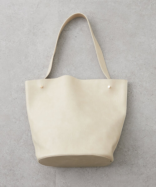 Remind me and forever（リマインドミーアンドフォーエバー）の「【WEB限定】ポーチ付合皮トートバッグ（ショルダーバッグ・レディース・アイボリー/ブラック/キャメル/ダークブラウン・FREE）」の7枚目の写真