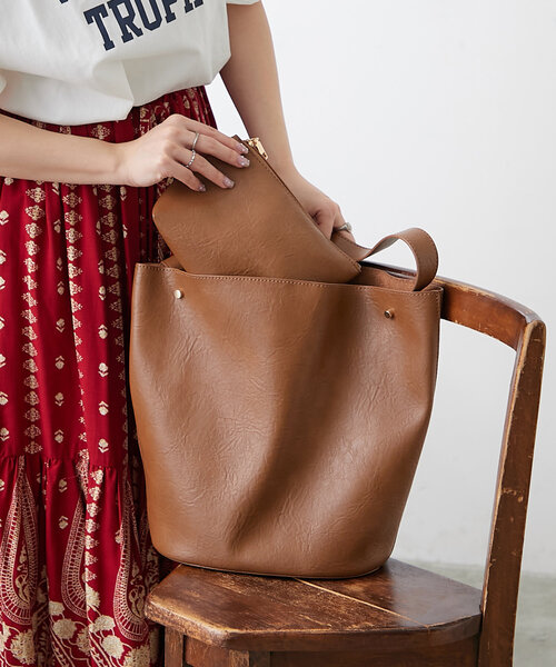 Remind me and forever（リマインドミーアンドフォーエバー）の「【WEB限定】ポーチ付合皮トートバッグ（ショルダーバッグ・レディース・アイボリー/ブラック/キャメル/ダークブラウン・FREE）」の19枚目の写真