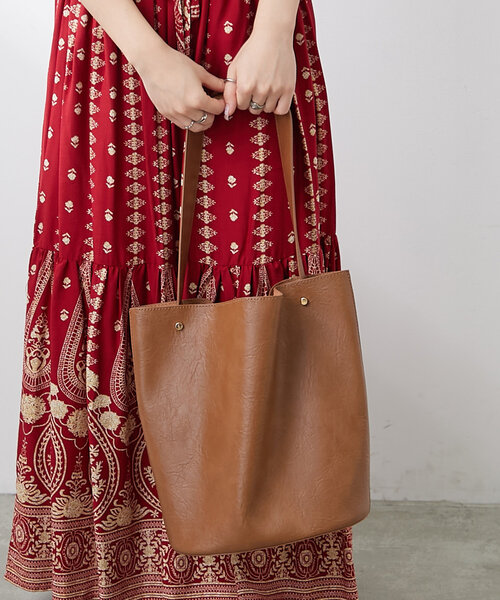 Remind me and forever（リマインドミーアンドフォーエバー）の「【WEB限定】ポーチ付合皮トートバッグ（ショルダーバッグ・レディース・アイボリー/ブラック/キャメル/ダークブラウン・FREE）」の17枚目の写真