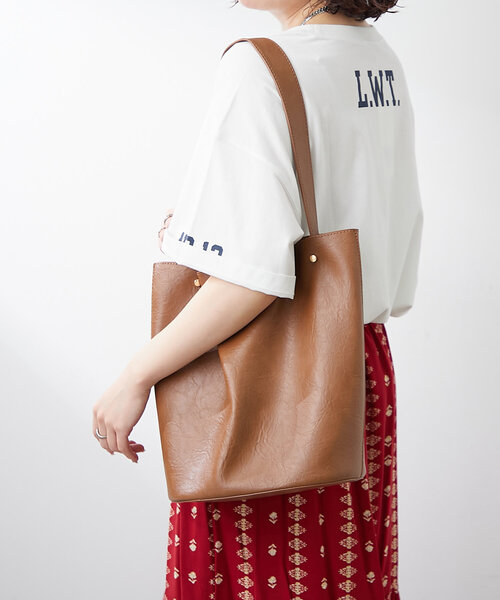 Remind me and forever（リマインドミーアンドフォーエバー）の「【WEB限定】ポーチ付合皮トートバッグ（ショルダーバッグ・レディース・アイボリー/ブラック/キャメル/ダークブラウン・FREE）」の15枚目の写真