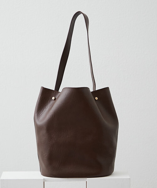 Remind me and forever（リマインドミーアンドフォーエバー）の「【WEB限定】ポーチ付合皮トートバッグ（ショルダーバッグ・レディース・アイボリー/ブラック/キャメル/ダークブラウン・FREE）」の10枚目の写真