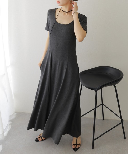 LAULEN（ローレン）の「back strap tuck flare long dress /バックストラップタック フレア 半袖 ロング ワンピース（ワンピース・レディース・ブラック/グレイッシュベージュ/チャコールグレー・FREE）」の14枚目の写真