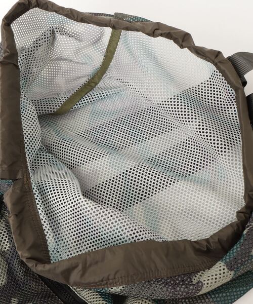X-girl（エックスガール）の「2WAY MESH KNAPSACK（バックパック/リュック・レディース・カモフラージュ/ブラック・ONE SIZE）」の11枚目の写真