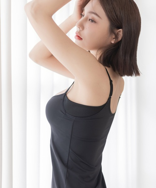 tu-hacci(ツーハッチ)の「汗取りパッド付【瞬間-2°!接触冷感】おしゃれもブラもね。BRAmoneなら着るだけで+2カップ盛りが叶う!超盛りブラトップ(ワイヤー入りtype)(キャミソール・レディース・ブラック/グレイッシュベージュ/ライトグレー・AB65/AB70/AB75/AB80/CD65/CD70/CD75/CD80/EF65/EF70/EF75/EF80)」の4枚目の写真