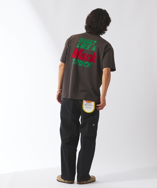 JOURNAL STANDARD relume(ジャーナルスタンダード レリューム)の「MACK TRUCKS / マック・トラックス 別注 フェード プリント Tシャツ(Tシャツ/カットソー・メンズ・ホワイト/ブラック系その他/チャコールグレー/ブラック・MEDIUM/LARGE)」の14枚目の写真