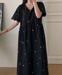 刺繍Vネックワンピース