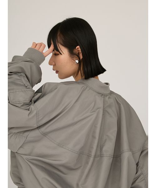 emmi(エミ)の「フード付き2wayボンバーブルゾン(ブルゾン・レディース・ブラック/カーキ/ライトベージュ・0/1)」の6枚目の写真
