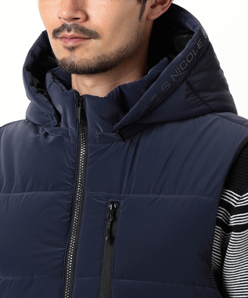 NICOLE CLUB FOR MEN(ニコルクラブフォーメン)の「【NICOLE SPORTS】ロゴデザインパテッドベスト(ダウンベスト・メンズ・ブラック/ネイビー・MEDIUM/LARGE/X-LARGE)」の7枚目の写真