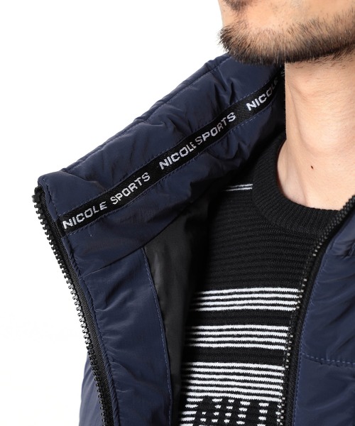 NICOLE CLUB FOR MEN(ニコルクラブフォーメン)の「【NICOLE SPORTS】ロゴデザインパテッドベスト(ダウンベスト・メンズ・ブラック/ネイビー・MEDIUM/LARGE/X-LARGE)」の6枚目の写真