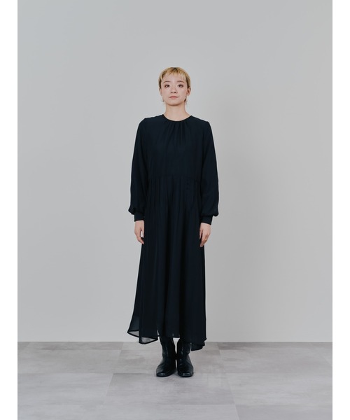 TEVALT（ヴァレット）の「ピンタック配色ワンピース（ワンピース・レディース・ブラック/ブラウン・38）」の16枚目の写真