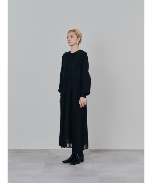 TEVALT（ヴァレット）の「ピンタック配色ワンピース（ワンピース・レディース・ブラック/ブラウン・38）」の17枚目の写真