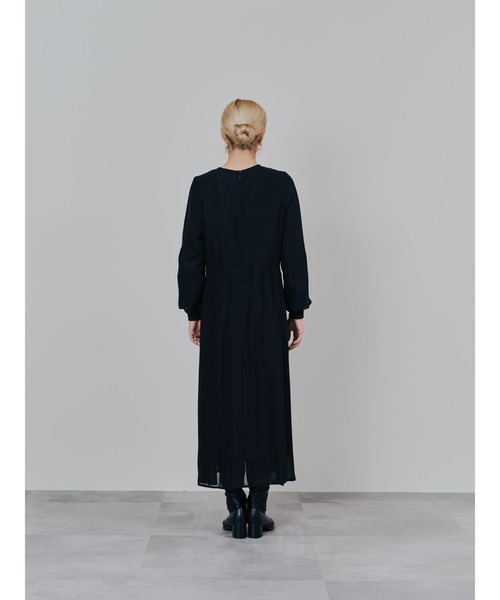 TEVALT（ヴァレット）の「ピンタック配色ワンピース（ワンピース・レディース・ブラック/ブラウン・38）」の19枚目の写真