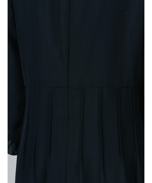 TEVALT（ヴァレット）の「ピンタック配色ワンピース（ワンピース・レディース・ブラック/ブラウン・38）」の15枚目の写真