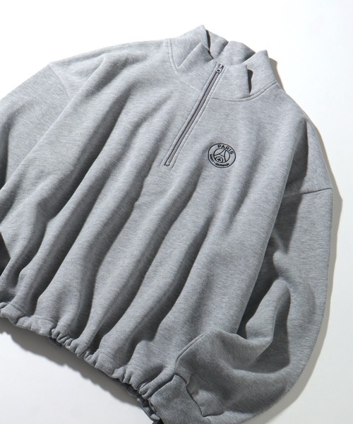 PARIS SAINT-GERMAIN（パリサンジェルマン）の「【Paris Saint-Germain/パリサンジェルマン】裏起毛 裾ドロスト エンブレムロゴ ハーフジップ スウェットトレーナー（スウェット・メンズ・グレー/スミクロ/ブラック・M/L/XL）」の8枚目の写真