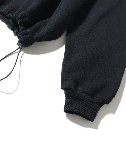 PARIS SAINT-GERMAIN（パリサンジェルマン）の「【Paris Saint-Germain/パリサンジェルマン】裏起毛 裾ドロスト エンブレムロゴ ハーフジップ スウェットトレーナー（スウェット・メンズ・グレー/スミクロ/ブラック・M/L/XL）」の7枚目の写真