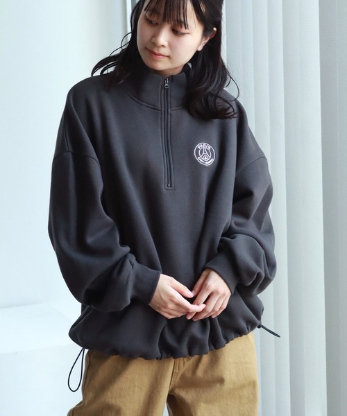 PARIS SAINT-GERMAIN（パリサンジェルマン）の「【Paris Saint-Germain/パリサンジェルマン】裏起毛 裾ドロスト エンブレムロゴ ハーフジップ スウェットトレーナー（スウェット・メンズ・グレー/スミクロ/ブラック・M/L/XL）」の5枚目の写真