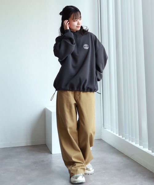 PARIS SAINT-GERMAIN（パリサンジェルマン）の「【Paris Saint-Germain/パリサンジェルマン】裏起毛 裾ドロスト エンブレムロゴ ハーフジップ スウェットトレーナー（スウェット・メンズ・グレー/スミクロ/ブラック・M/L/XL）」の12枚目の写真