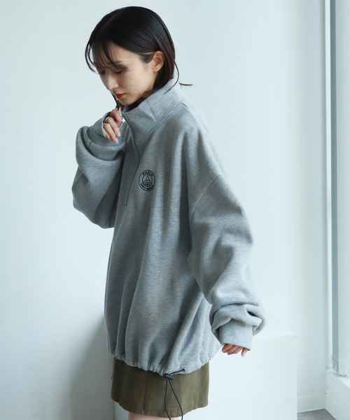 PARIS SAINT-GERMAIN（パリサンジェルマン）の「【Paris Saint-Germain/パリサンジェルマン】裏起毛 裾ドロスト エンブレムロゴ ハーフジップ スウェットトレーナー（スウェット・メンズ・グレー/スミクロ/ブラック・M/L/XL）」の6枚目の写真