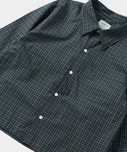 WHO'S WHO gallery（フーズフーギャラリー）の「【KOOKY'N/クーキー】クロップドチェックシャツ　※２サイズ展開（シャツ/ブラウス・メンズ・グリーン/ブラック・SMALL/MEDIUM）」の3枚目の写真